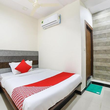 Oyo 67345 Hotel Anjani Inn Naroda Экстерьер фото