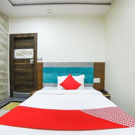 Oyo 67345 Hotel Anjani Inn Naroda Экстерьер фото
