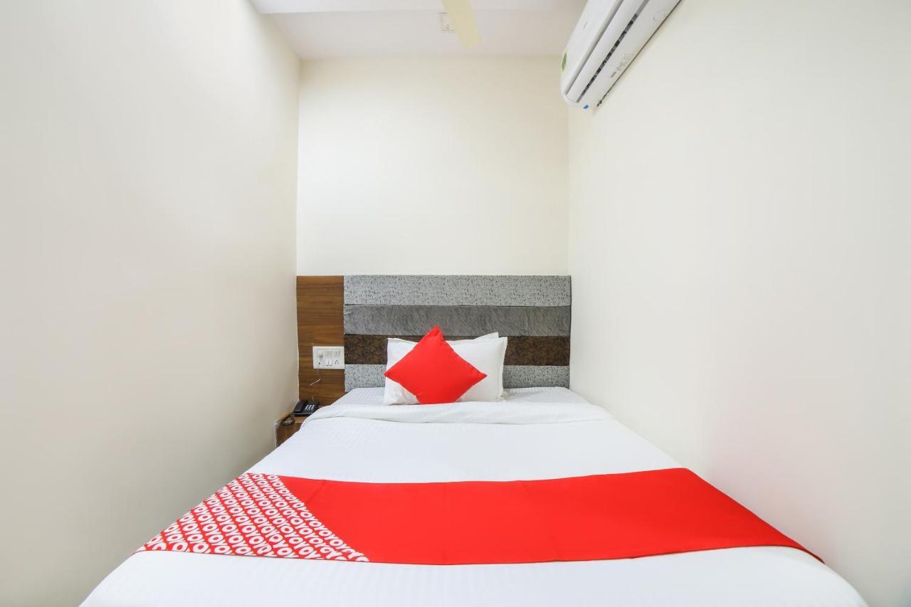 Oyo 67345 Hotel Anjani Inn Naroda Экстерьер фото