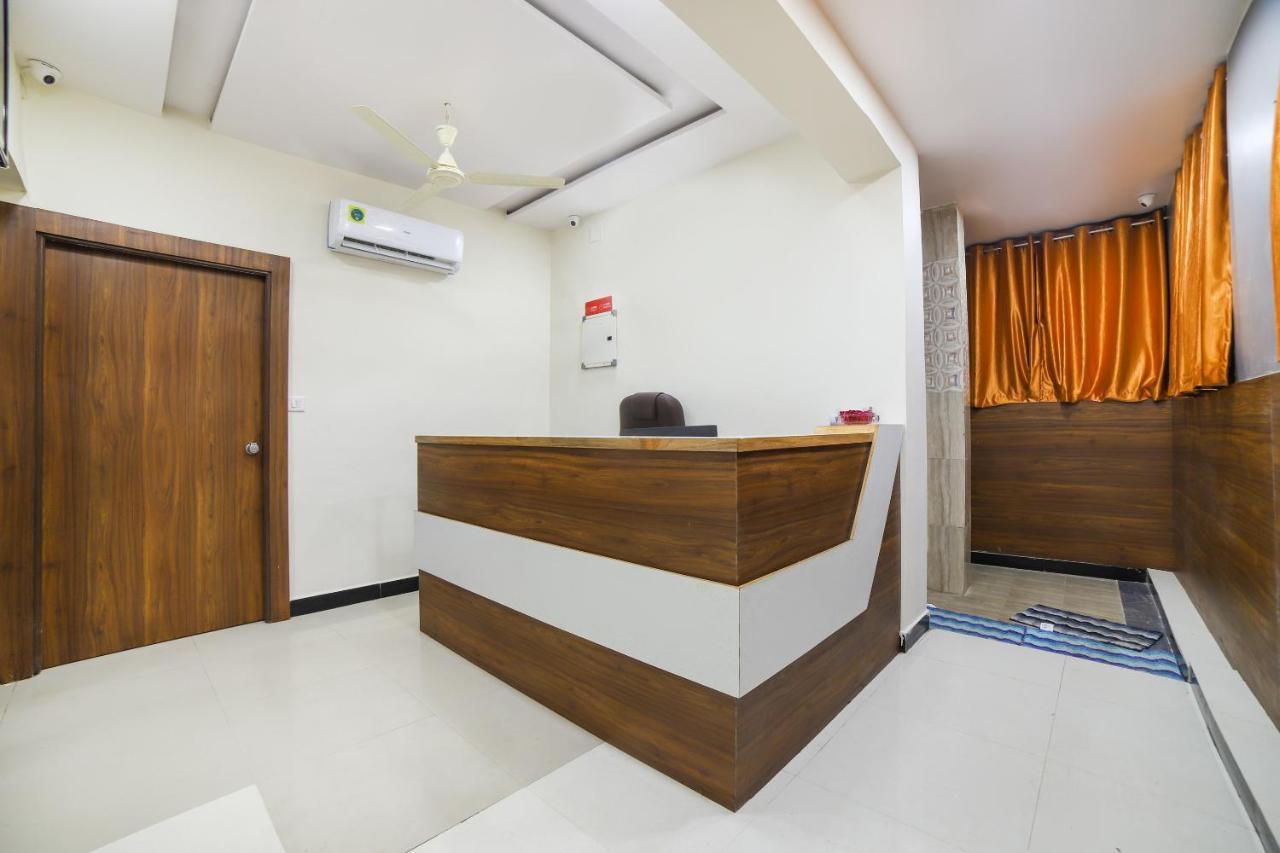 Oyo 67345 Hotel Anjani Inn Naroda Экстерьер фото