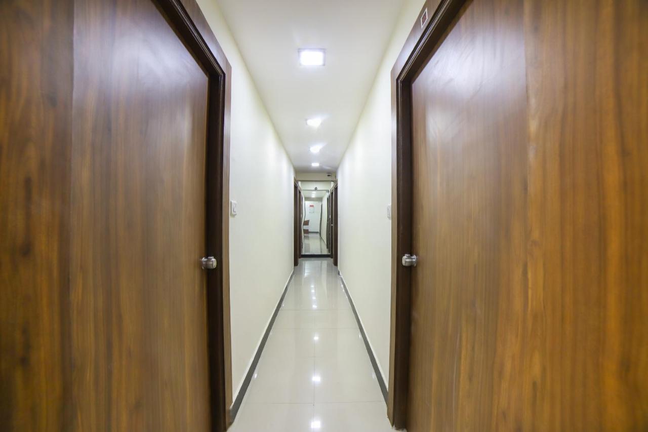 Oyo 67345 Hotel Anjani Inn Naroda Экстерьер фото